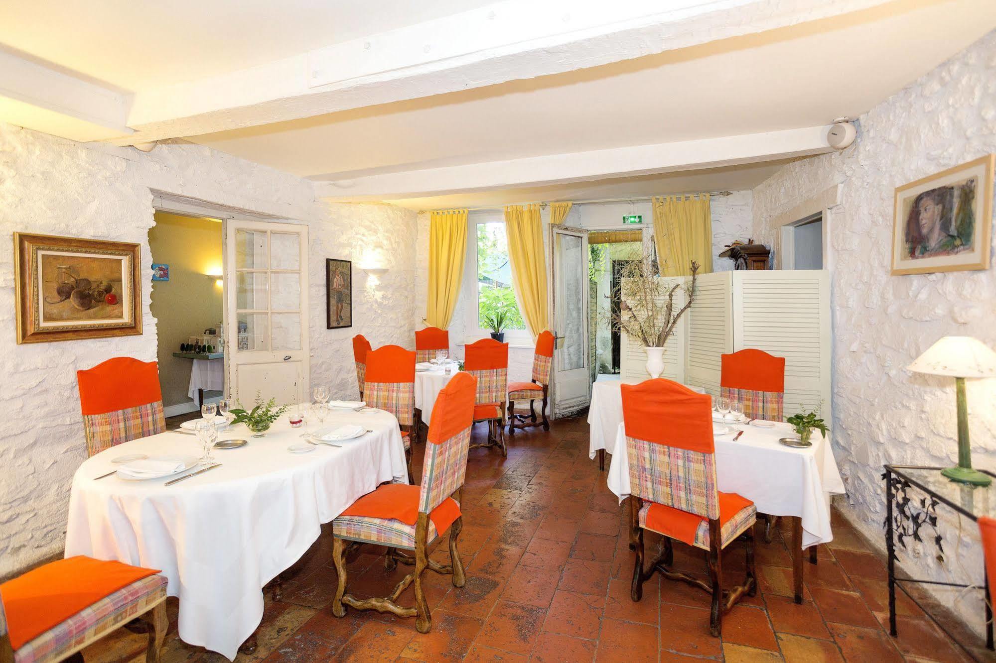 Logis Hotels - Hotel Restaurant Du Midi Ровел Екстериор снимка